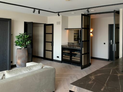 Appartement Rotterdam | Skygate model Nº4, RAL 9005 met Bronsglas