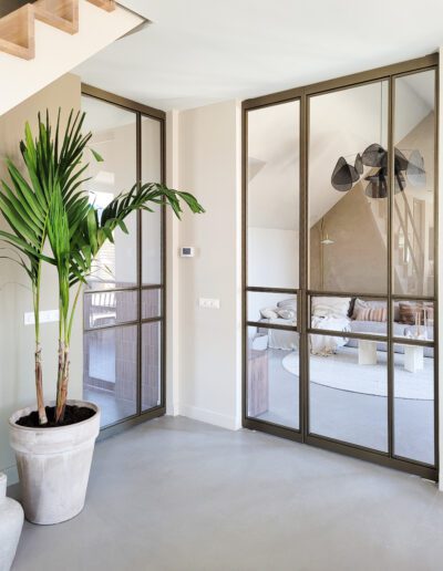 Stalen taatsdeuren met zijpanelen