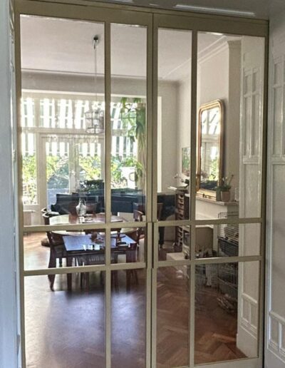 Gouden deur in monumentale ensuite