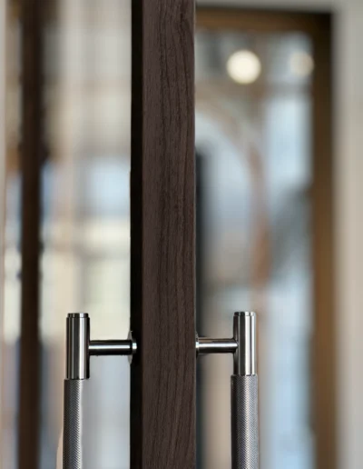 Stalen deur met notenhout look