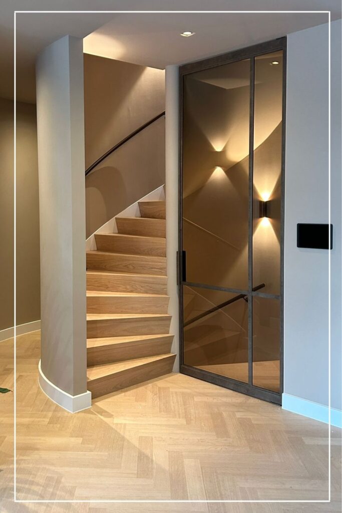 Skygate trapgat in edel brons met brons getint glas, Classic design maatwerk