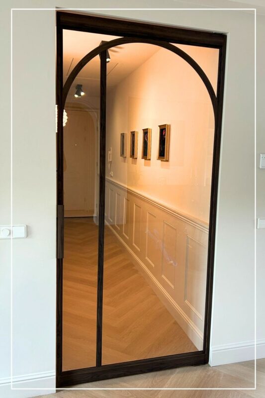 Skygate Naturals – enkele taatsdeur in notenhoutlook voor de gang