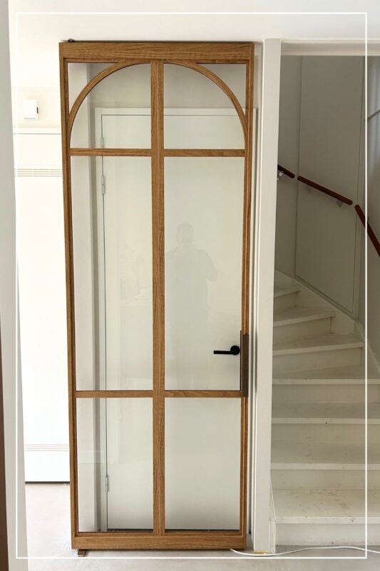 Skygate Naturals taatsdeur met helder glas en eikenhout afwerking