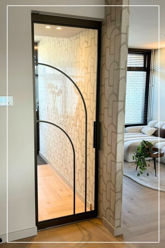 Skygate – minimal Flow-design enkele taatsdeur in Bonded Bronze Metallic, maatwerk