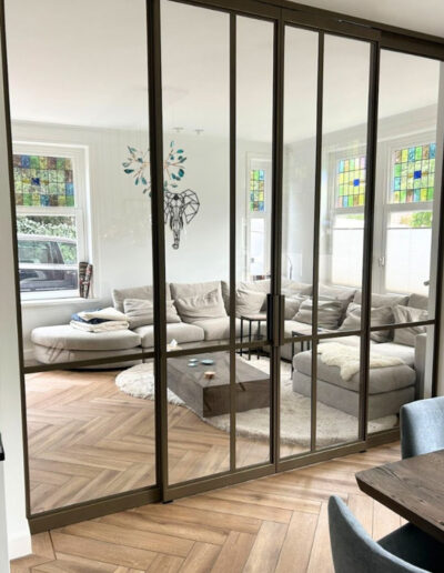 Skygate Classic schuifpui, maatwerk uitvoering voor de woonkamer met slanke stalen profielen.