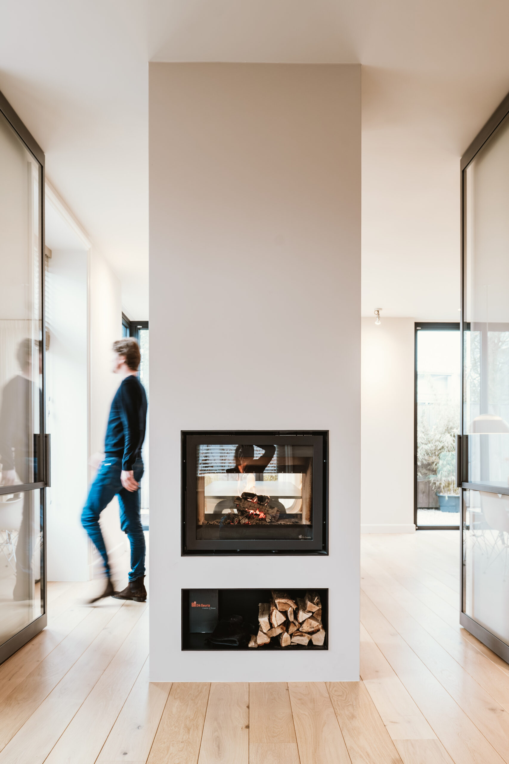 Houtlook stalen schuifdeuren