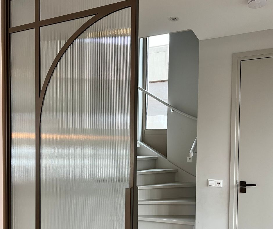 afwerking stalen deur glad vs aluminium binnendeur structuur coating