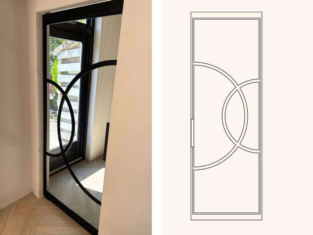 Stalen deur met organisch design naast de technische ontwerptekening van het maatwerk ontwerp.