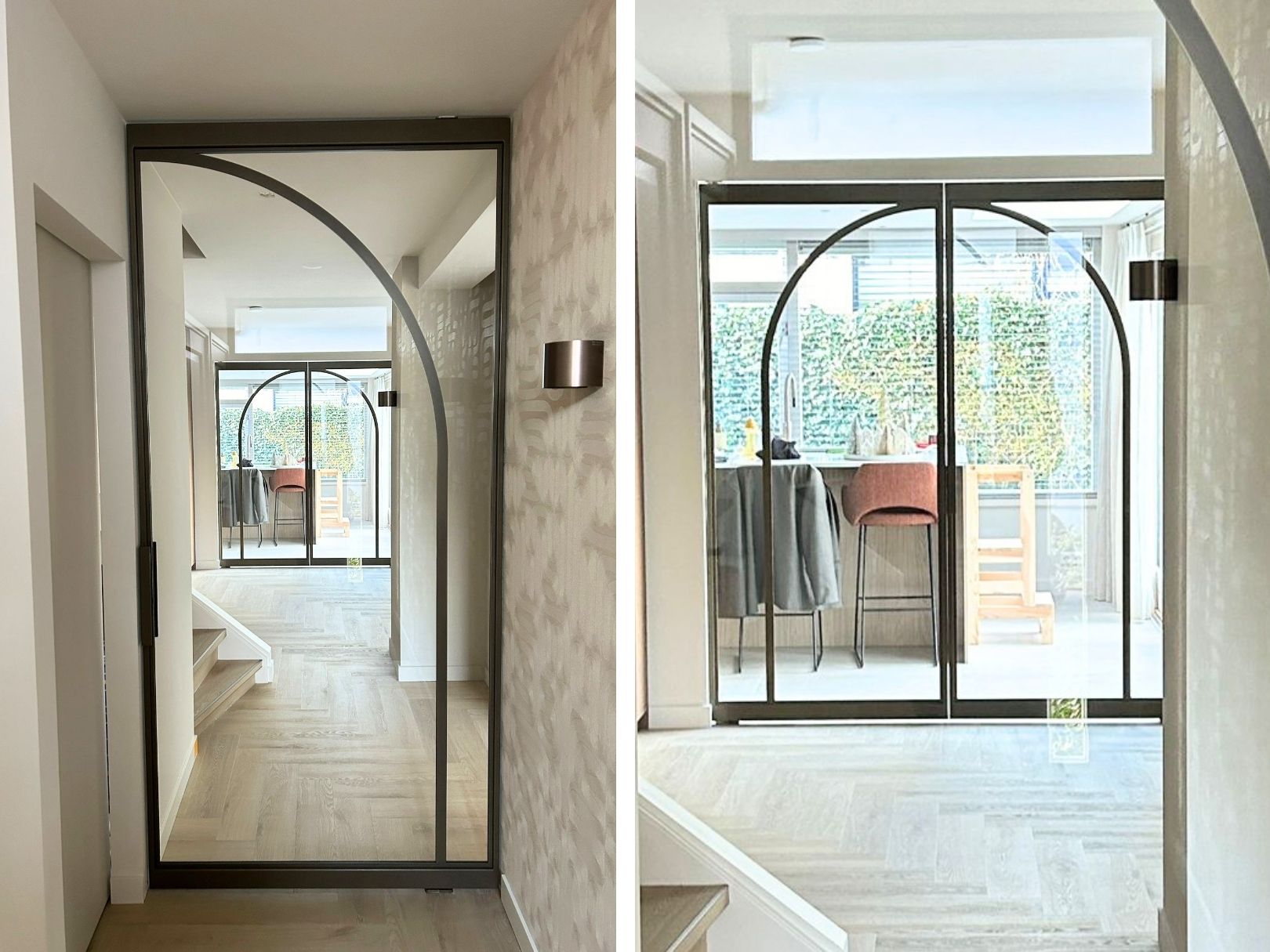 Stalen taatsdeur met ribbelglas en ronde vormen in houtlook interieur